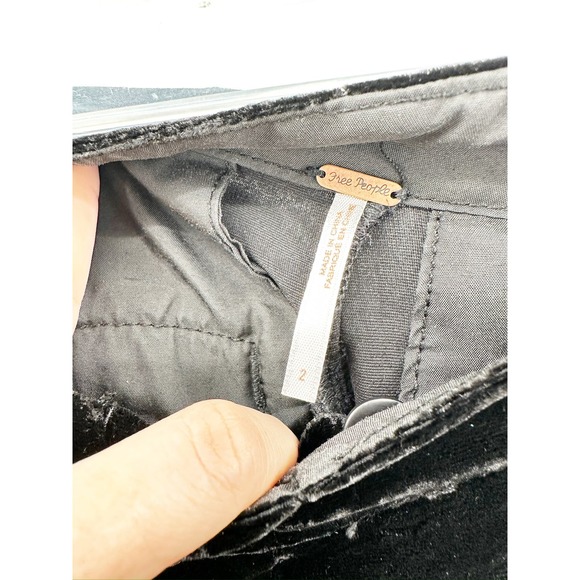 Free People Black Velvet Relaxed Fit Silk Blend Pants Size 2 - Picture 4 of 4